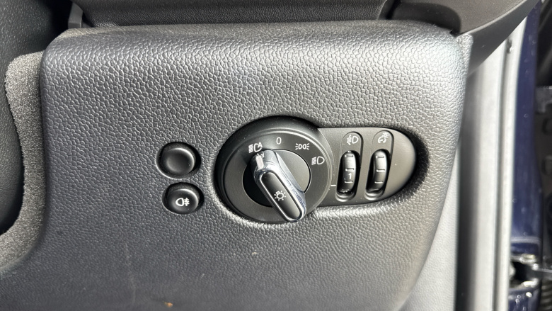 MINI Hatchback 135kW Cooper S Level 3 33kWh 3dr Auto Electric Hatchback